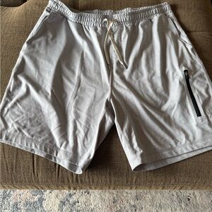 GUC men’s Vuori Sunday performance shorts 8”